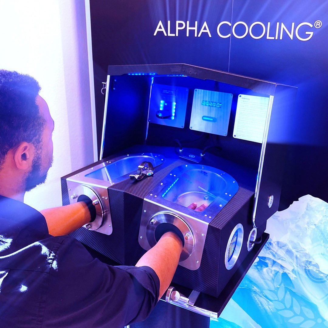 Person nutzt das Alpha Cooling Professional Gerät